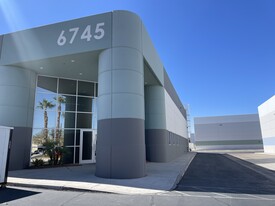 6745 Surrey St, Las Vegas NV - Entrepôt