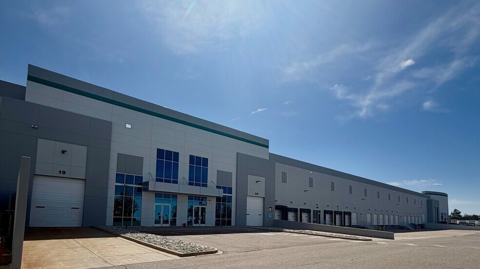 4500-4590 Geneva St, Denver, CO à louer - Photo du bâtiment - Image 2 de 2