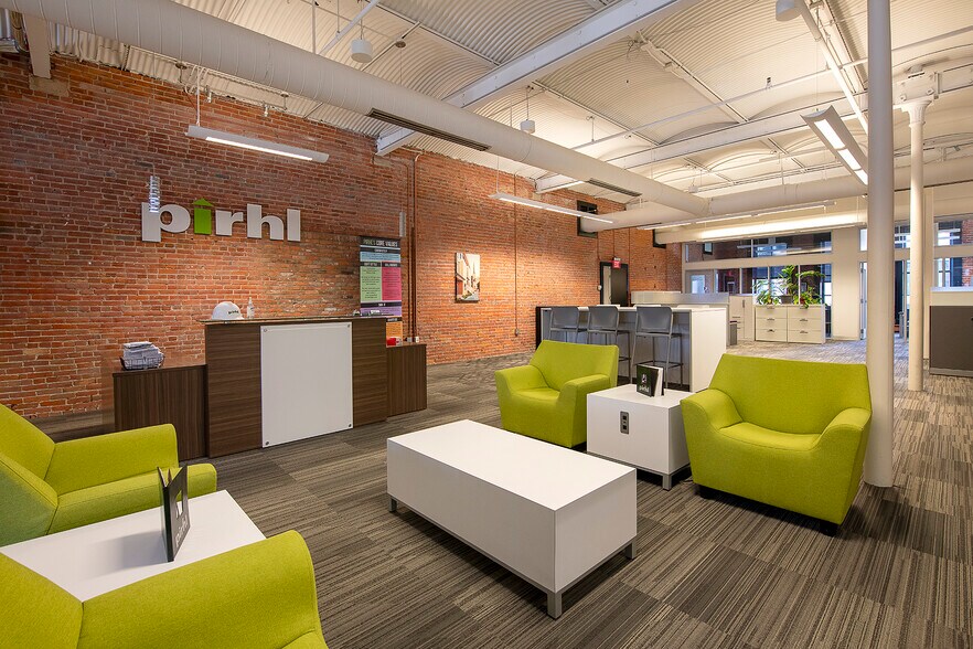 800-836 W Saint Clair Ave, Cleveland, OH à louer - Photo intérieure - Image 2 de 10