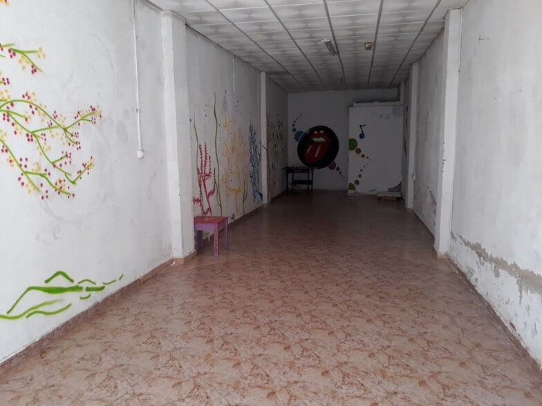 Retail in Cox, Alicante for sale - Interior Photo - Image 2 of 3