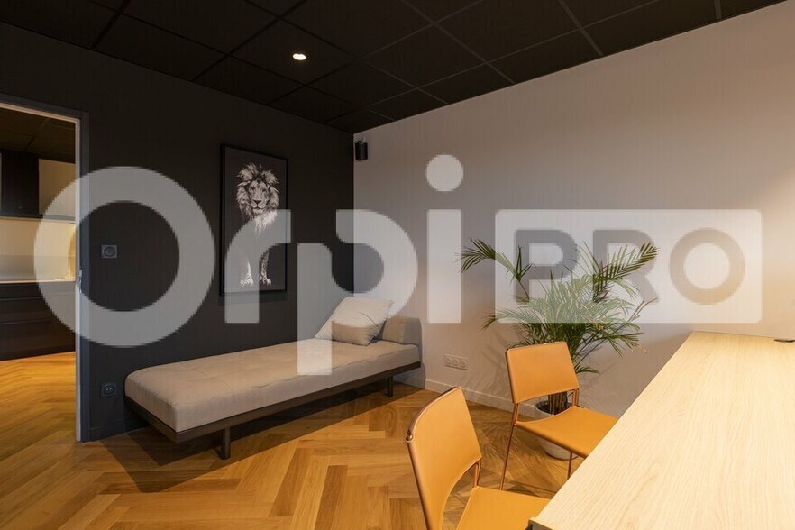 Office in Castries for sale - Interior Photo - Image 2 of 7