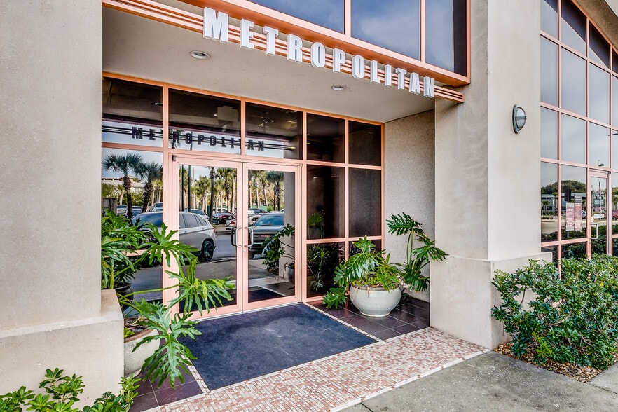 320 1st St N, Jacksonville Beach, FL for lease - Building Photo - Image 2 of 12