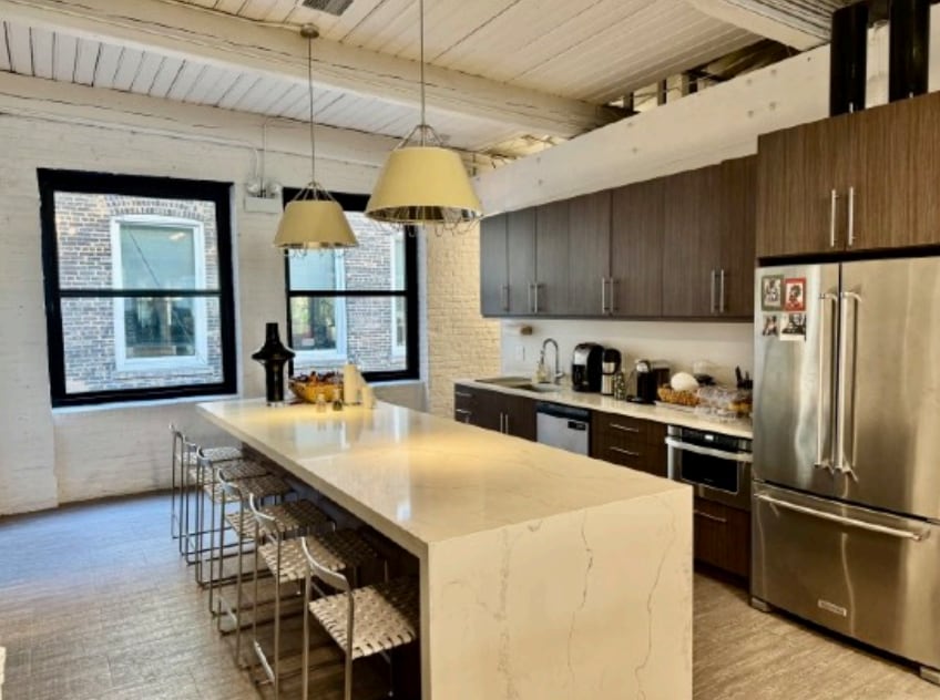 11 W Illinois St, Chicago, IL à louer Photo intérieure- Image 1 de 2