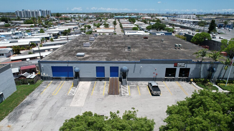 8007-8115 NW 74th Ave, Miami, FL à louer - Photo du bâtiment - Image 2 de 61
