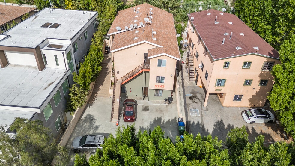 5243 Huntington Dr N, Los Angeles, CA à vendre - Photo du bâtiment - Image 3 de 8