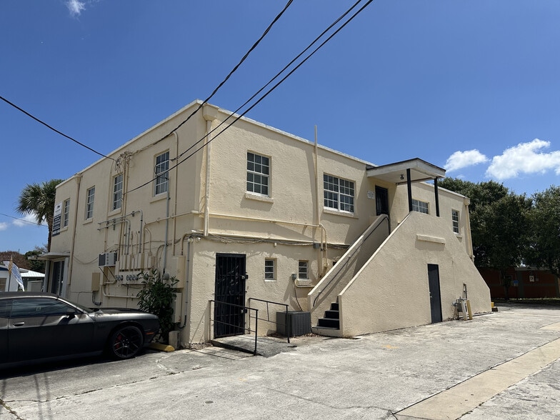 1529 Avenue D, Fort Pierce, FL à vendre - Photo du bâtiment - Image 2 de 4