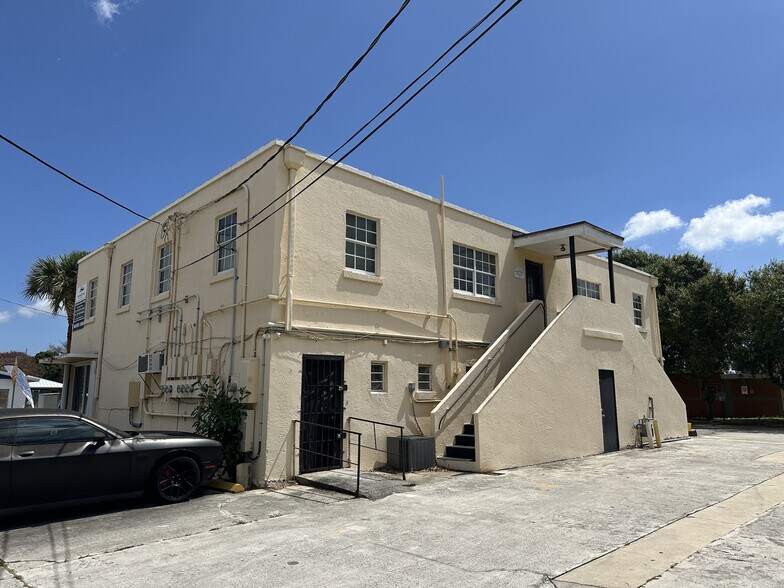 1529 Avenue D, Fort Pierce, FL à vendre - Photo du bâtiment - Image 2 de 4