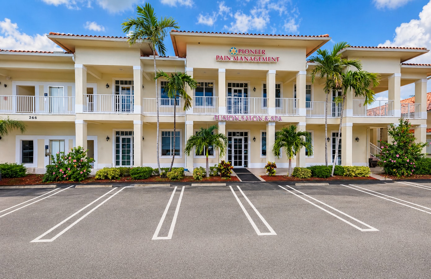 266 NW Peacock Blvd, Port Saint Lucie, FL 34986 - Unit 204-205 - - Interior Photo - Image 2 of 11