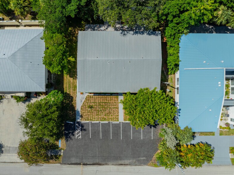 1150 Carlton Ct, Fort Pierce, FL à vendre - Photo du bâtiment - Image 2 de 79