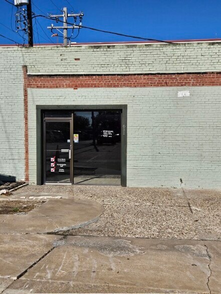 605-617 S Monroe St, Enid, OK for lease - Building Photo - Image 1 of 5