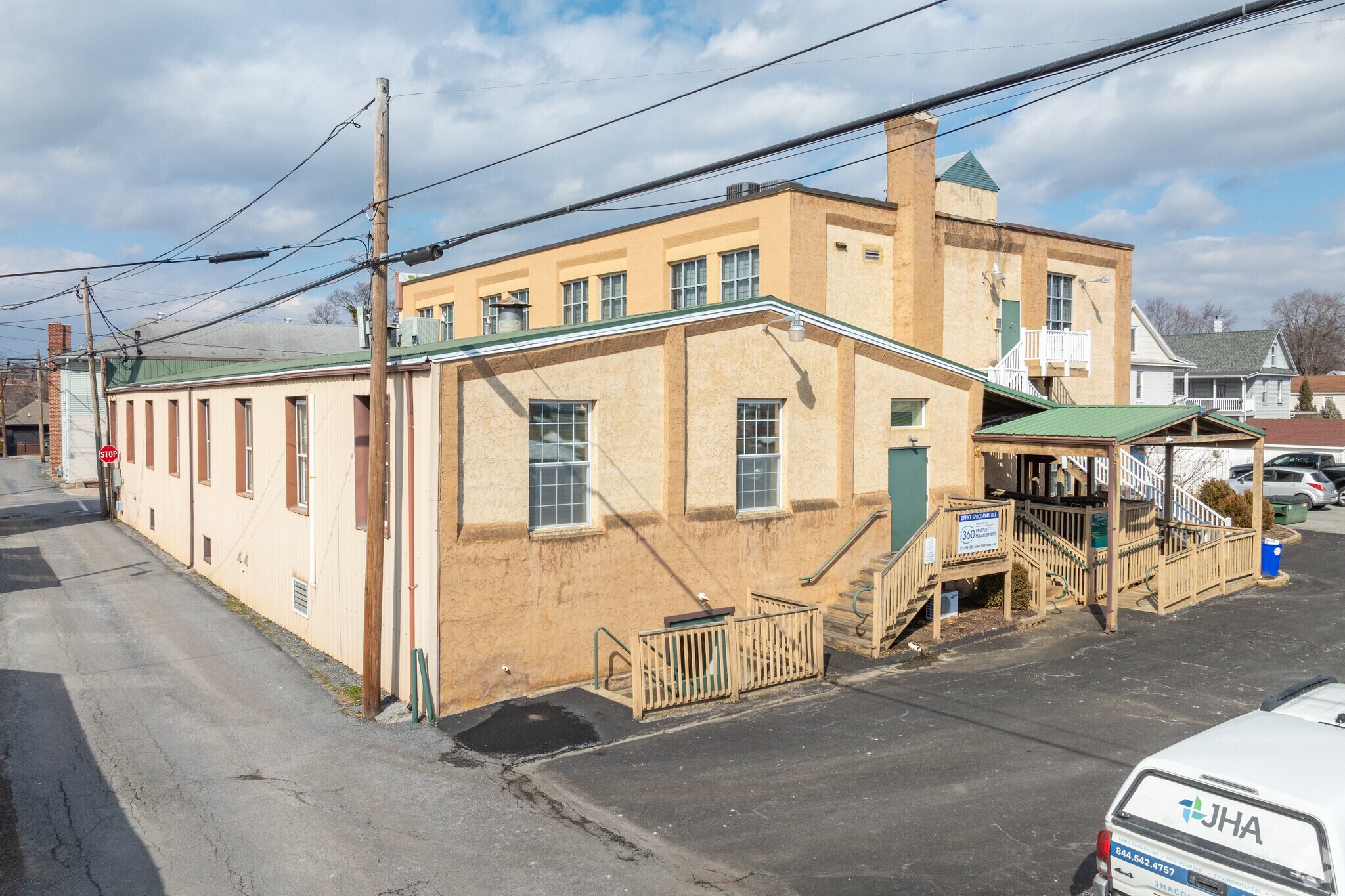 20 E Burd St, Shippensburg, PA for lease Primary Photo- Image 1 of 4