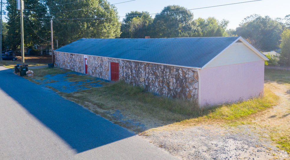 1450 17th St NE, Hickory, NC for sale - Primary Photo - Image 1 of 1