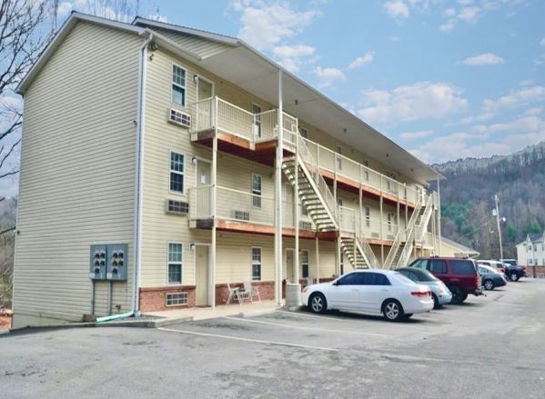 36 Dixs Gap Cir, Cullowhee, NC for sale - Primary Photo - Image 1 of 7