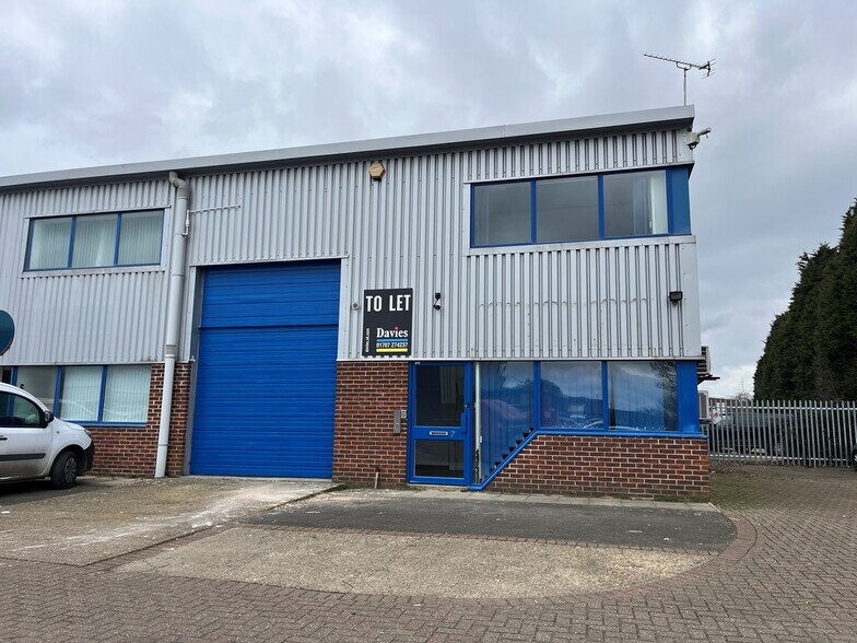 Bridge Rd, Welwyn Garden City à louer - Photo du bâtiment - Image 3 de 16