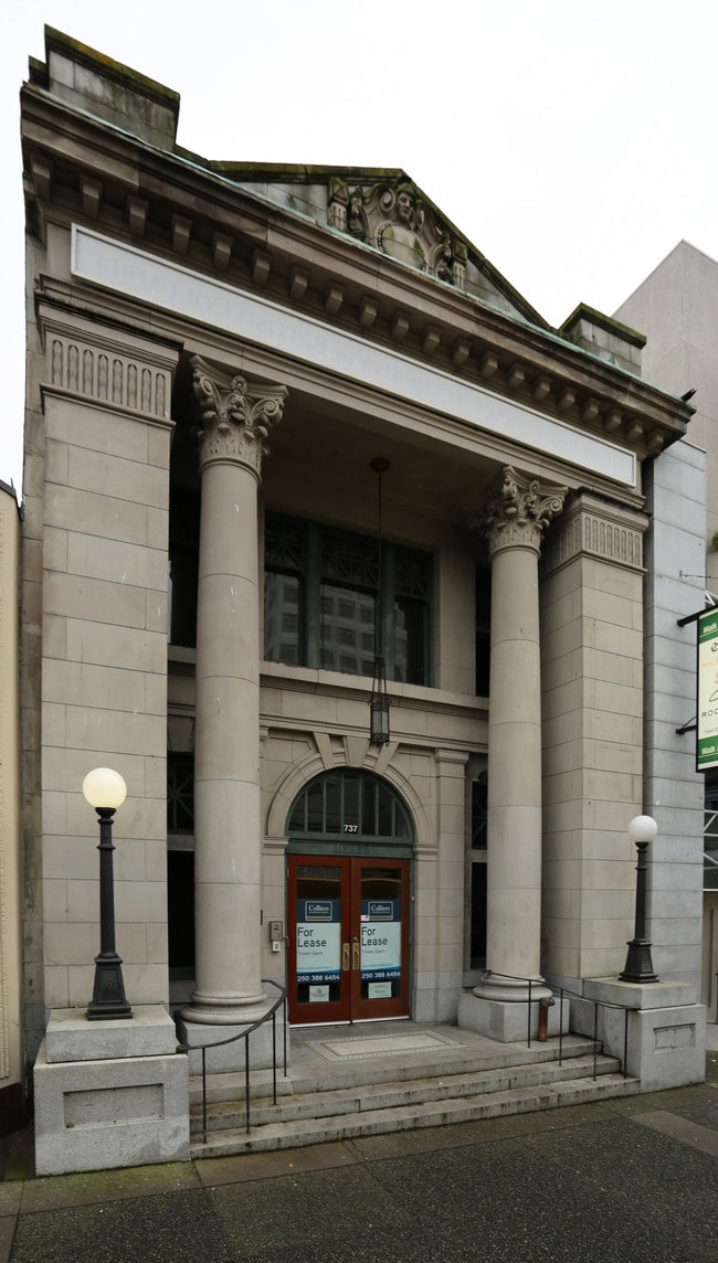 Plus de détails pour 737 Fort St, Victoria, BC - Bureau à vendre