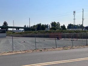 490 N Pine St, Canby, OR for lease Other- Image 2 of 4