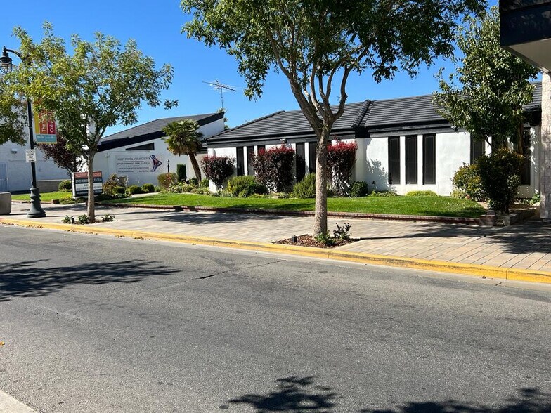 867 W Lancaster Blvd, Lancaster, CA à louer - Photo du bâtiment - Image 2 de 33