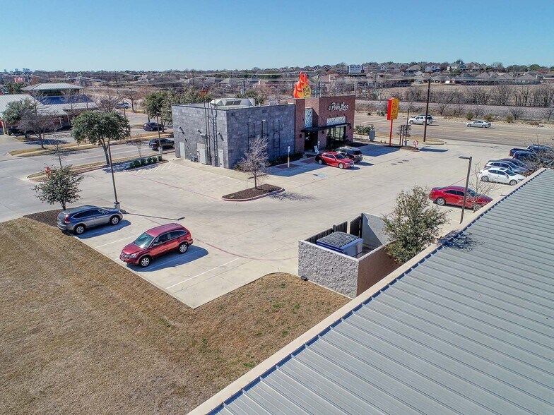 7900 Denton Hwy, Watauga, TX à louer - Photo du bâtiment - Image 3 de 3