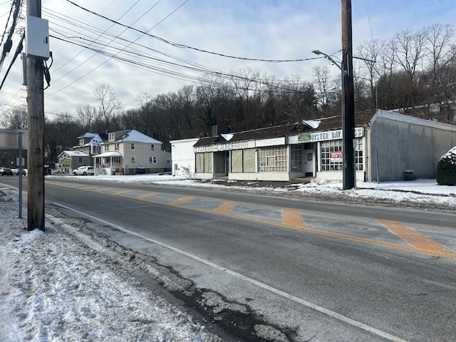 42 Pine Hollow Rd, Oyster Bay, NY for sale - Building Photo - Image 3 of 3