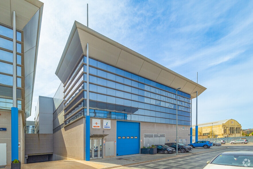 Industrial in Badalona, Barcelona for lease - Building Photo - Image 2 of 2