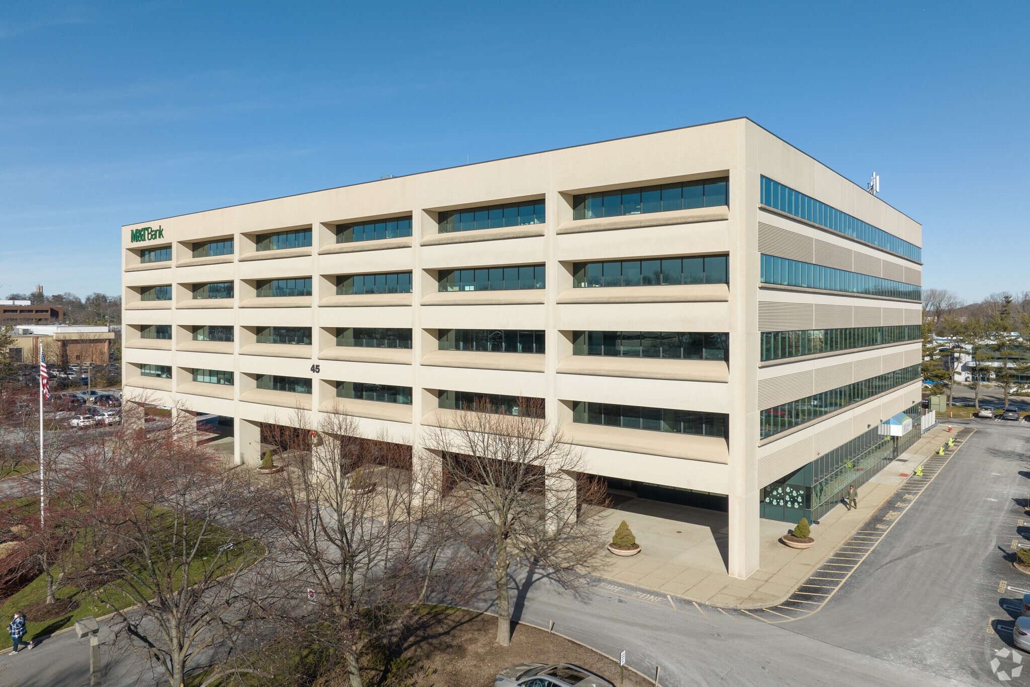 45 Eisenhower Dr, Paramus, NJ à louer Photo du bâtiment- Image 1 de 8