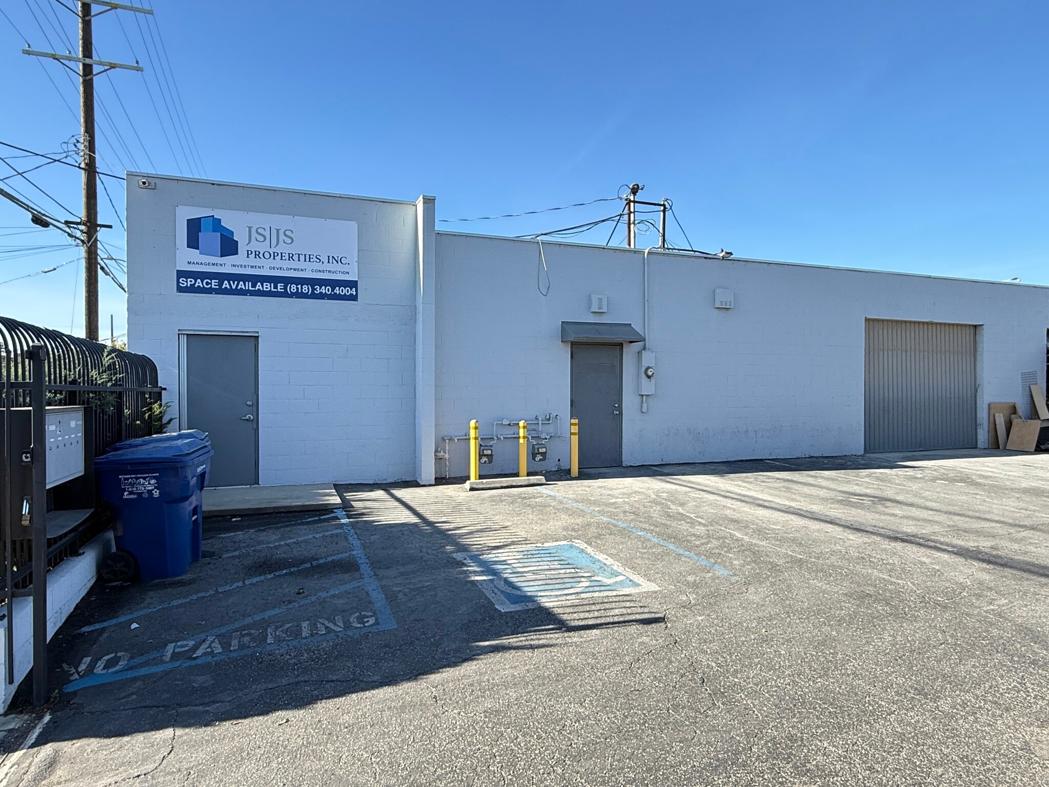 13721 Desmond St, Pacoima, CA for lease Primary Photo- Image 1 of 2
