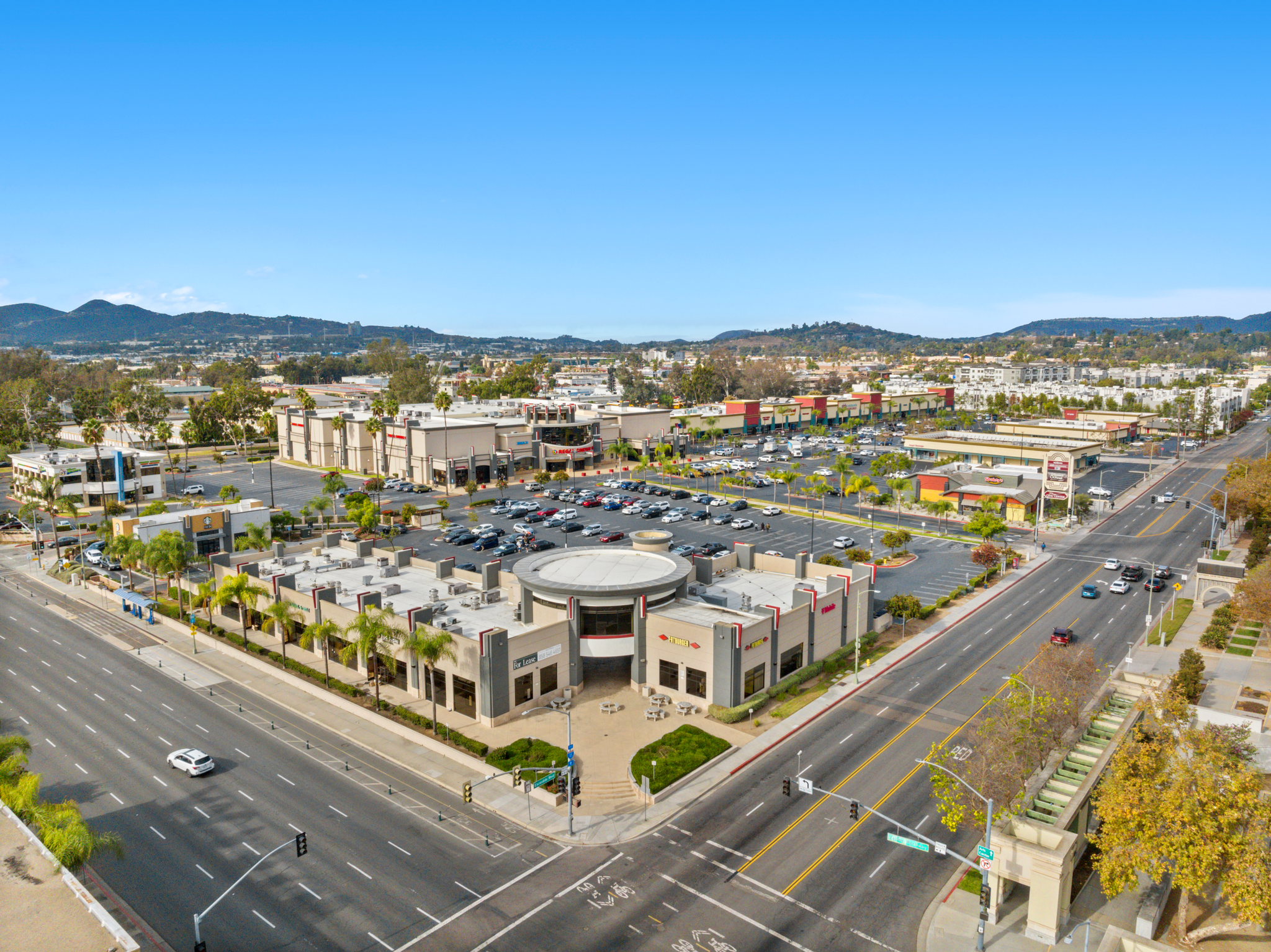 310-340 W Valley Pky, Escondido, CA for lease Building Photo- Image 1 of 9