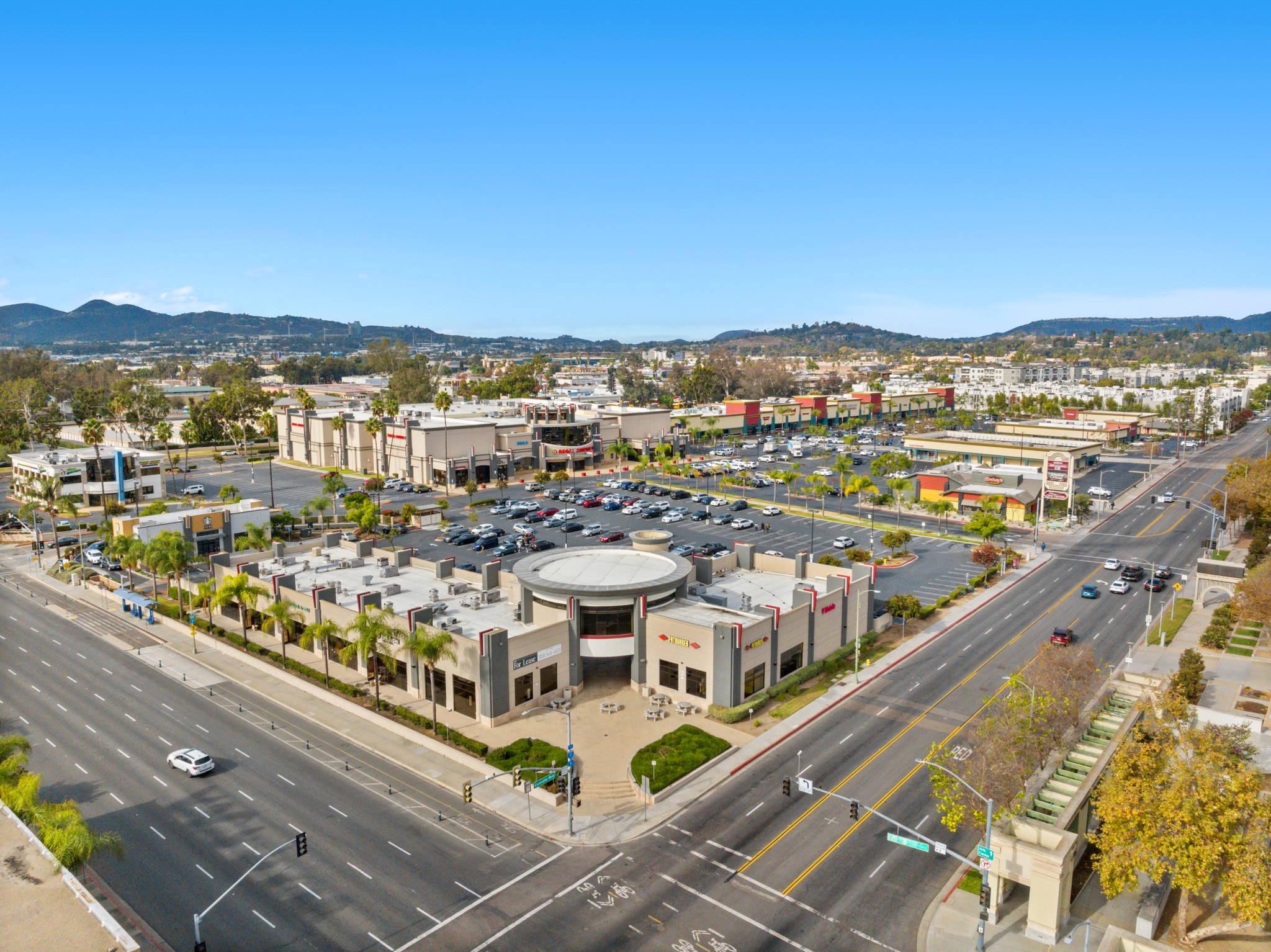 310-340 W Valley Pky, Escondido, CA for lease Primary Photo- Image 1 of 9
