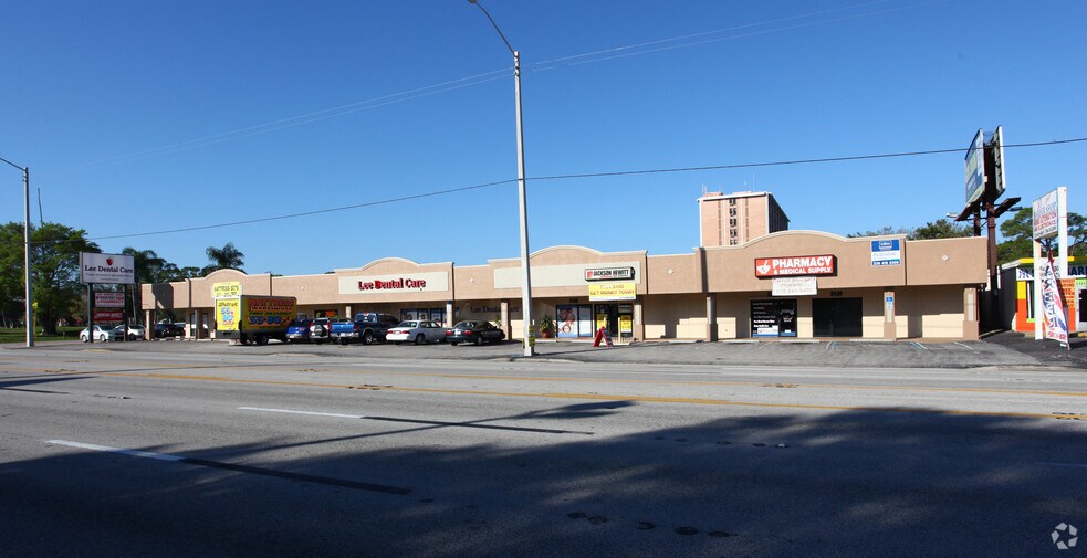 3430-3452 S Cleveland Ave, Fort Myers, FL à louer - Photo principale - Image 1 de 5