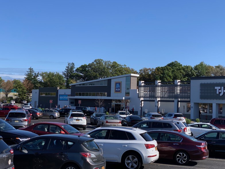 43 E Rt-59, Nanuet, NY à louer - Photo du bâtiment - Image 2 de 11
