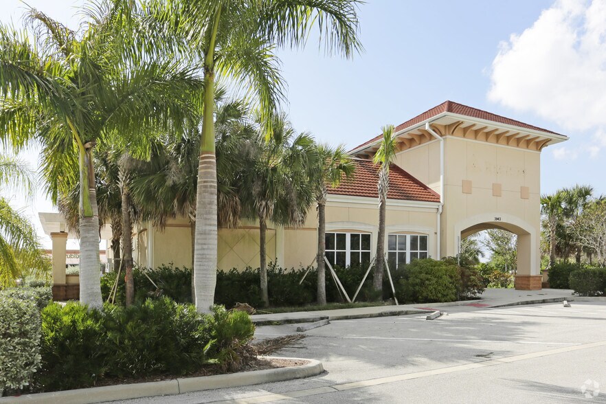 3943 Tamiami Trl, Punta Gorda, FL à vendre - Photo principale - Image 2 de 6