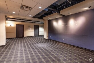 221 3rd Ave SE, Cedar Rapids, IA for lease Interior Photo- Image 2 of 5