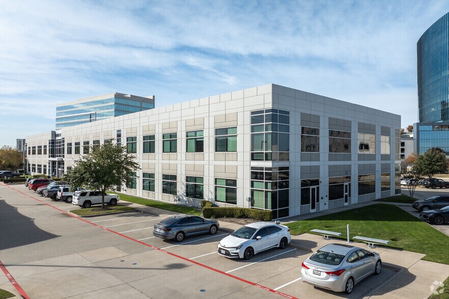 5550 Granite Pky, Plano, TX à louer - Photo du bâtiment - Image 2 de 12