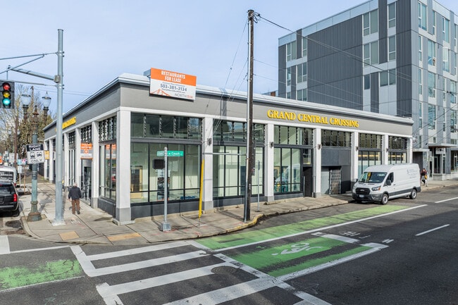 Plus de détails pour 106 NE Grand Ave, Portland, OR - Industriel à louer