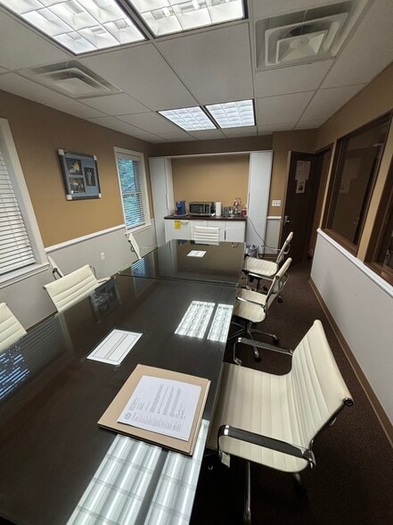 15 Newark Ave, Belleville, NJ for lease - Interior Photo - Image 3 of 8