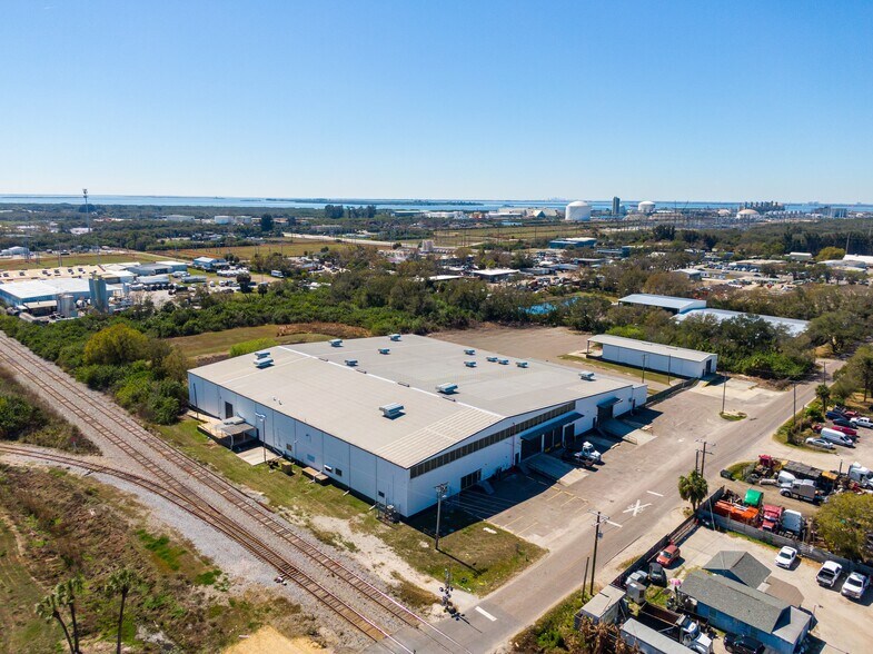 5115 Hartford St, Tampa, FL à louer - Photo du bâtiment - Image 3 de 10