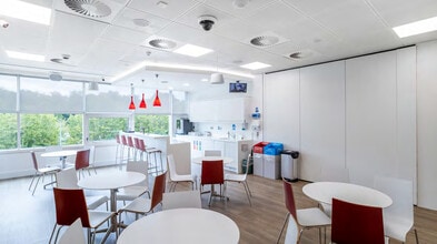1 Capability Green, Luton for lease Interior Photo- Image 2 of 7
