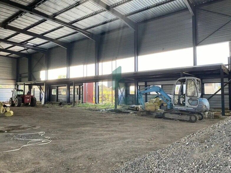 Flex in Ennery for sale - Building Photo - Image 3 of 6