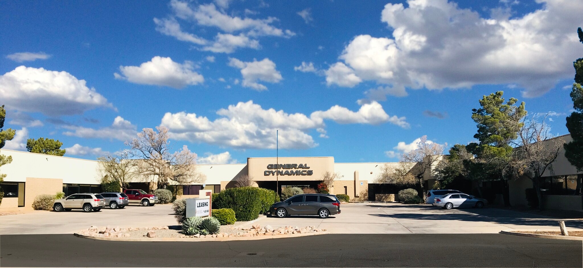 1001 Executive Dr, Sierra Vista, AZ à louer Photo du bâtiment- Image 1 de 5