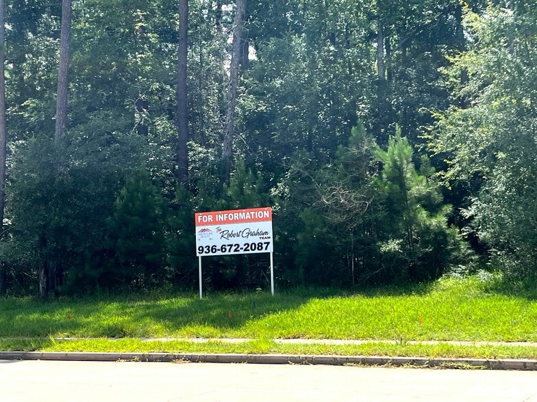 4670 Anderson Xing, Conroe, TX à vendre - Photo du bâtiment - Image 2 de 32