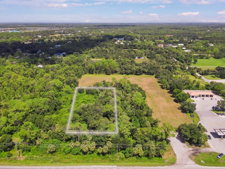 9461 Bayshore Rd, North Fort Myers, FL for lease - Building Photo - Image 3 of 5