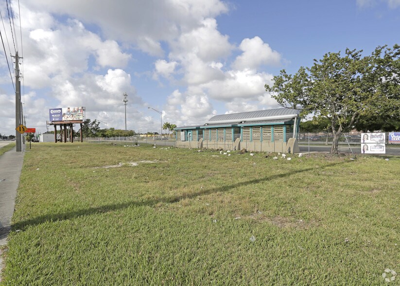 20630 S Dixie Hwy, Miami, FL à vendre - Photo du bâtiment - Image 2 de 15
