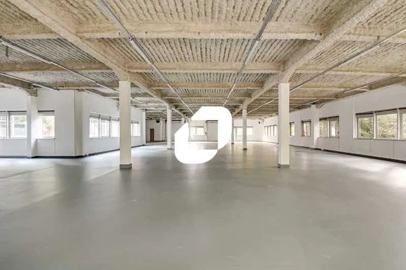 Flex in Les Ulis for lease - Interior Photo - Image 3 of 15