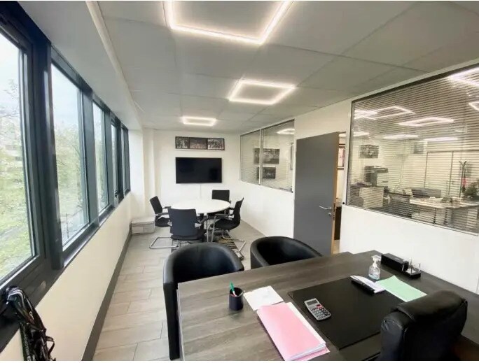 Bureau dans Boulogne-Billancourt à louer - Photo du bâtiment - Image 3 de 9