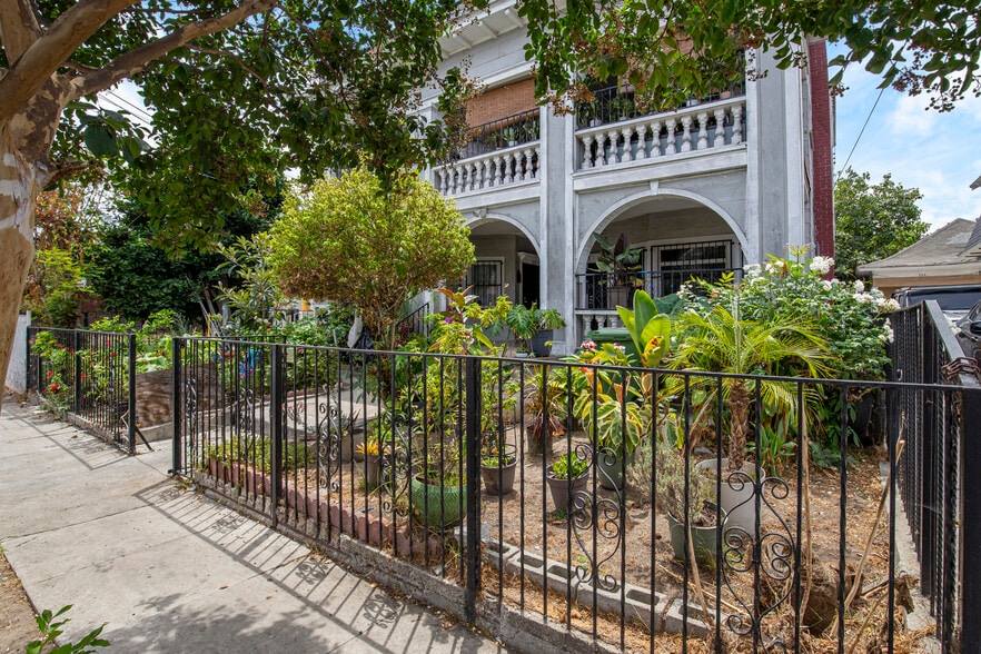 326 E 35th St, Los Angeles, CA for sale - Building Photo - Image 3 of 6