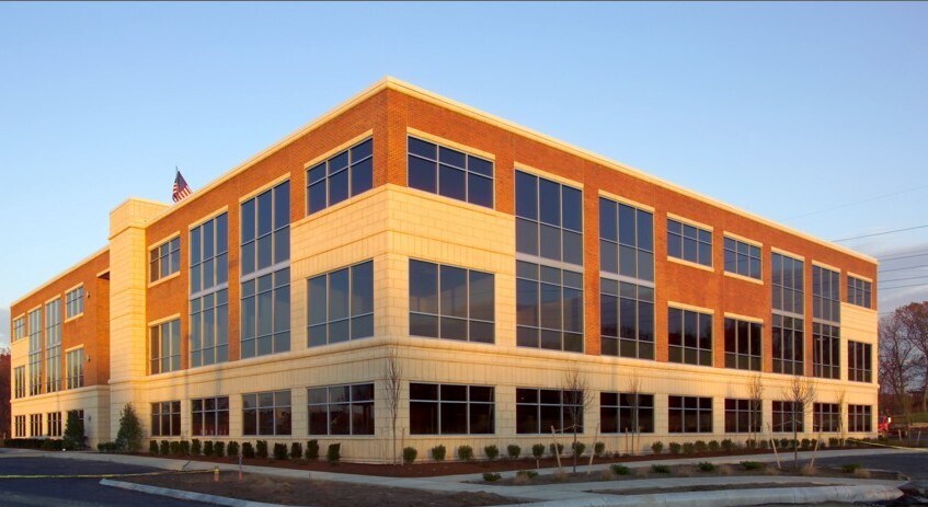 117 Metro Center Blvd, Warwick, RI à louer - Photo du bâtiment - Image 1 de 6