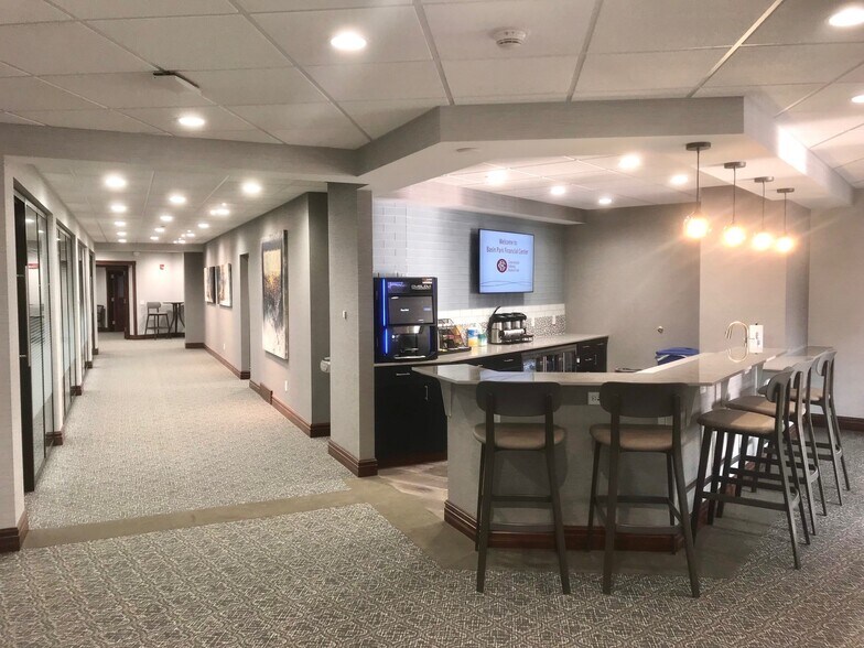 1160 Pittsford-Victor Rd, Pittsford, NY à louer - Photo du bâtiment - Image 3 de 9