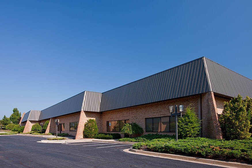 2601 N Rolling Rd, Windsor Mill, MD à louer - Photo du bâtiment - Image 3 de 6