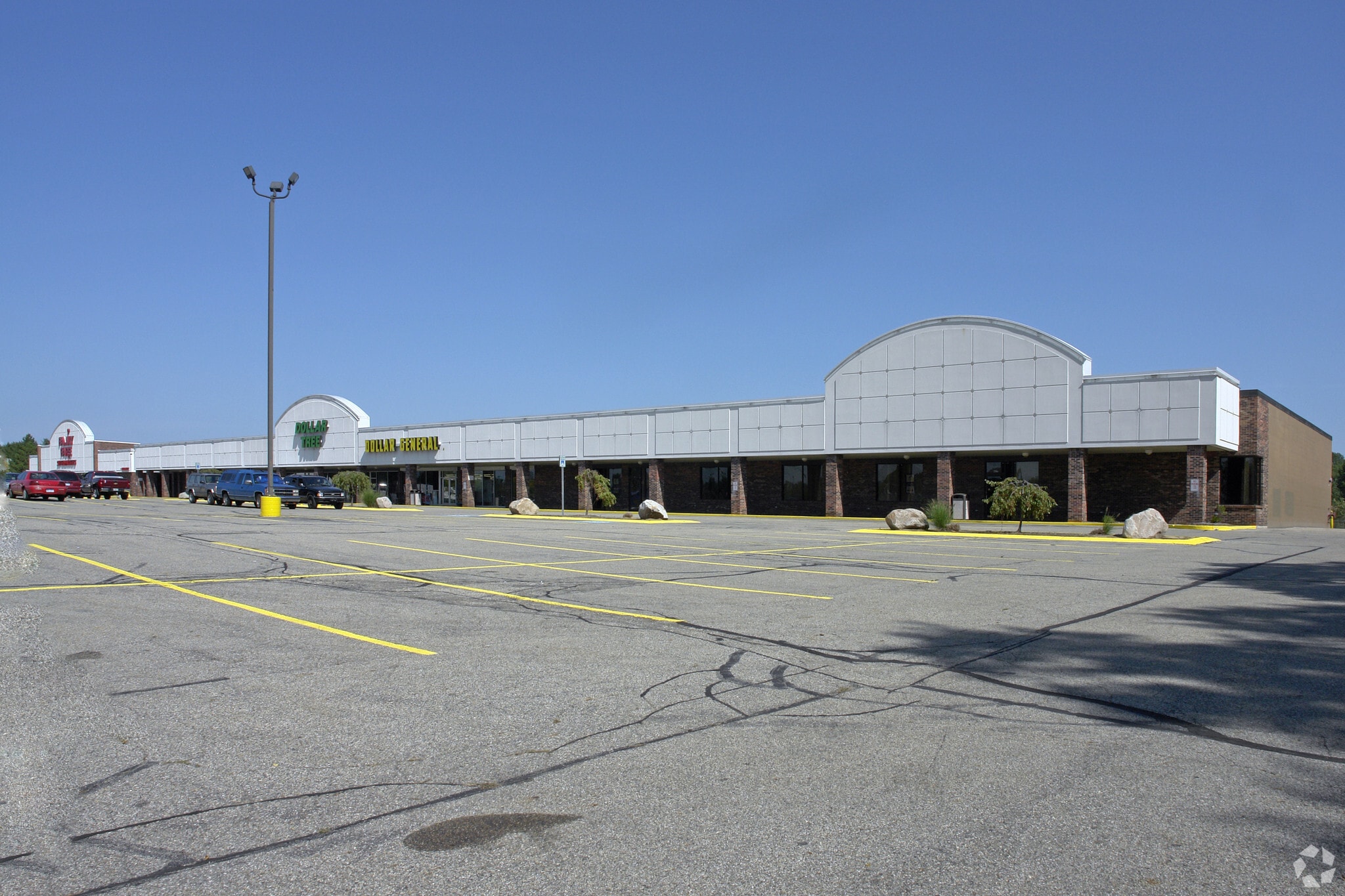 5270-5296 Eastern Ave SE, Kentwood, MI for lease Primary Photo- Image 1 of 29