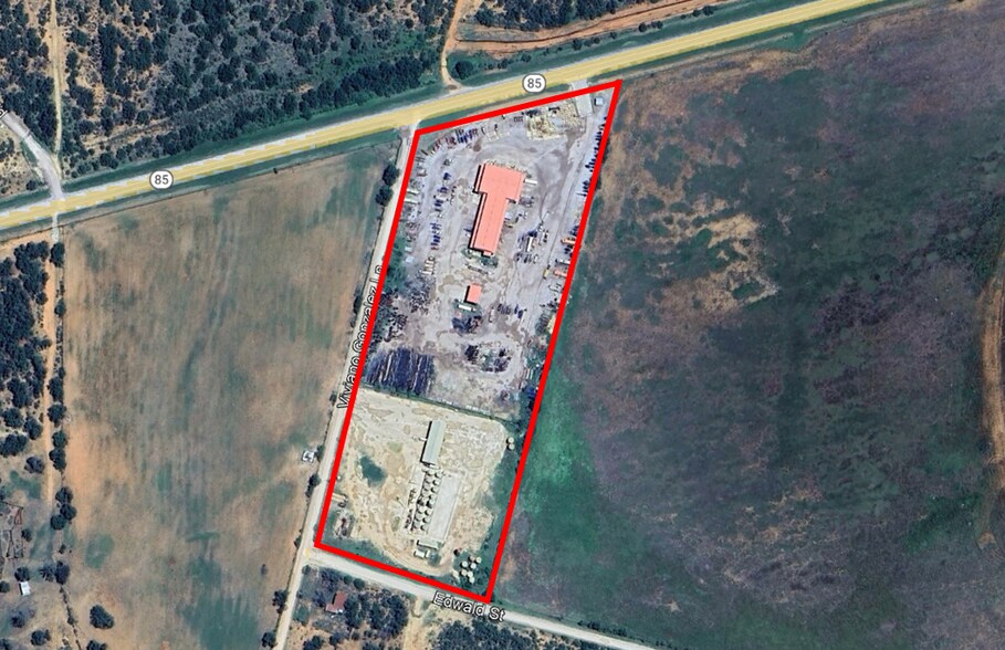 12071 W Highway 85, Dilley, TX for sale - Building Photo - Image 2 of 16